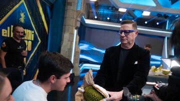 Marron sorprende a Los Morancos con una fruta prohibida por tener "el peor olor del planeta"