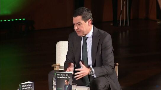 Juanma Moreno en la presentaci&oacute;n de su nuevo libro: "Manual de convivencia: La v&iacute;a andaluza"