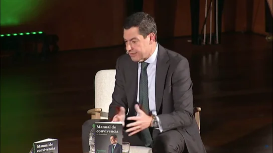 Juanma Moreno en la presentación de su nuevo libro: "Manual de convivencia: La vía andaluza" Juanma Moreno en la presentación de su nuevo libro: "Manual de convivencia: La vía andaluza"
