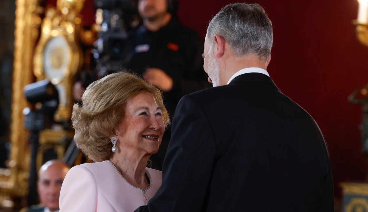 La reina Sofía recibe el Toisón de Oro de Felipe VI