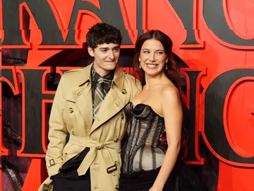 Millie Bobby Brown Noah Schnapp en la premiere de Stranger Things 5 en Londres Millie Bobby Brown Noah Schnapp en la premiere de Stranger Things 5 en Londres