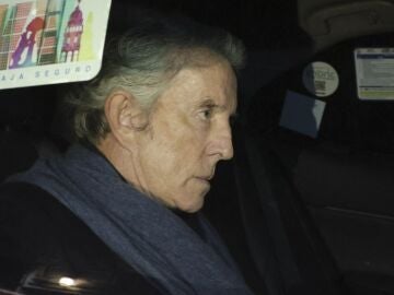 Alfonso D&iacute;ez yendo al homenaje de la duquesa de Alba