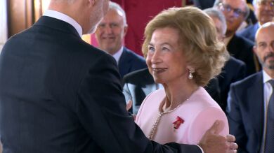 Qué es el Toisón de Oro, la distinción más prestigiosa de la realeza que ha recibido la reina Sofía