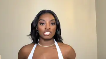 El calvario de Simone Biles tras su aumento de pecho El calvario de Simone Biles tras su aumento de pecho
