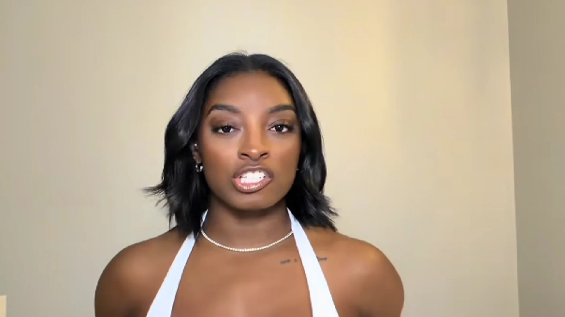 El calvario de Simone Biles tras su aumento de pecho El calvario de Simone Biles tras su aumento de pecho