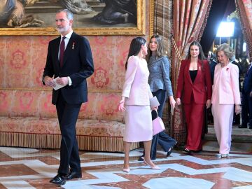 Felipe VI reivindica el esp&iacute;ritu de la Transici&oacute;n y llama al di&aacute;logo en el 50 aniversario de la Monarqu&iacute;a