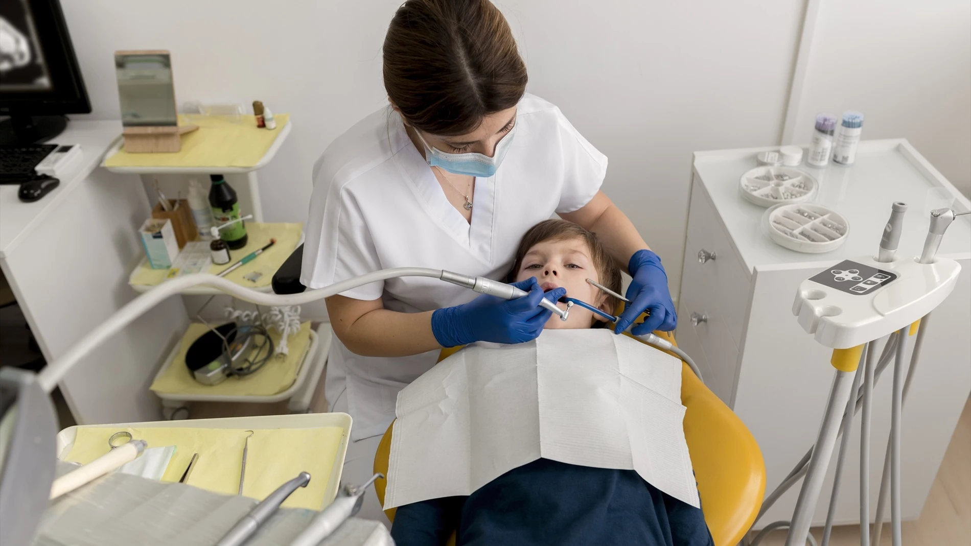 Imagen de archivo de un niño en el dentista Imagen de archivo de un niño en el dentista