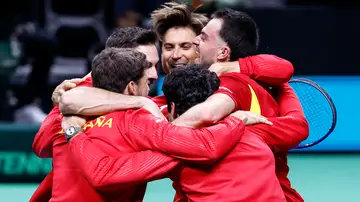 El equipo español celebra su pase a la final de la Copa Davis El equipo español celebra su pase a la final de la Copa Davis