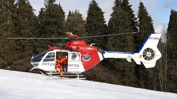 Hallan sin vida al pastor desaparecido en el monte Aizkorri tras dos días de búsqueda Hallan sin vida al pastor desaparecido en el monte Aizkorri tras dos días de búsqueda