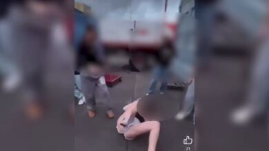 Un grupo de jóvenes en La Palma agrede brutalmente a una menor, graban la pelea y lo suben a redes