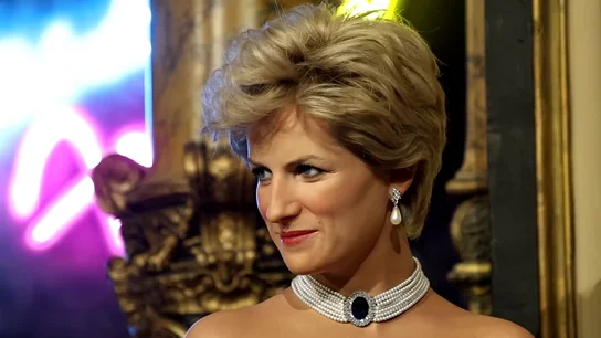 Diana vuelve a brillar: París presenta una estatua de cera tres décadas después de su muerte Diana vuelve a brillar: París presenta una estatua de cera tres décadas después de su muerte