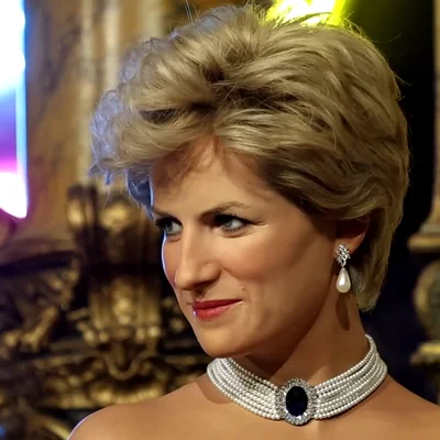 Diana vuelve a brillar: París presenta una estatua de cera tres décadas después de su muerte