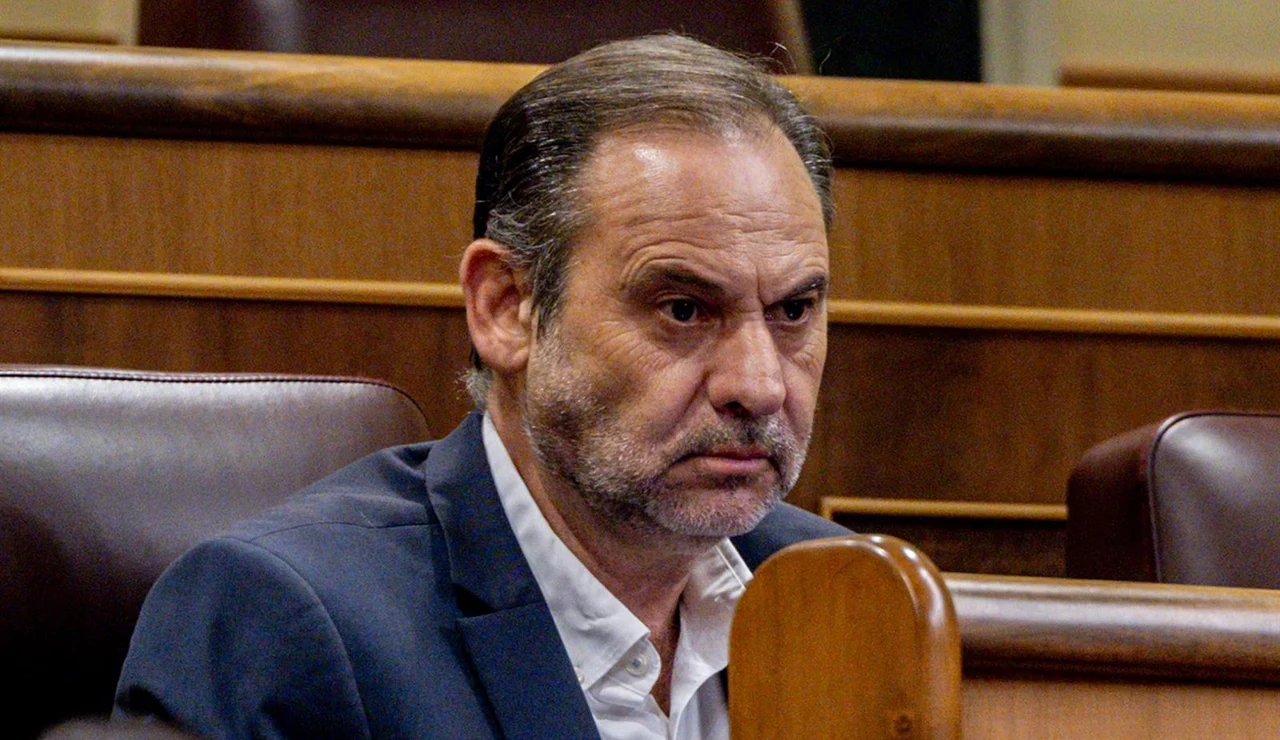Ábalos pide cuentas a Puente por supuesto cobro irregular de dietas y "amaños" en contratos en el Puerto de Valencia