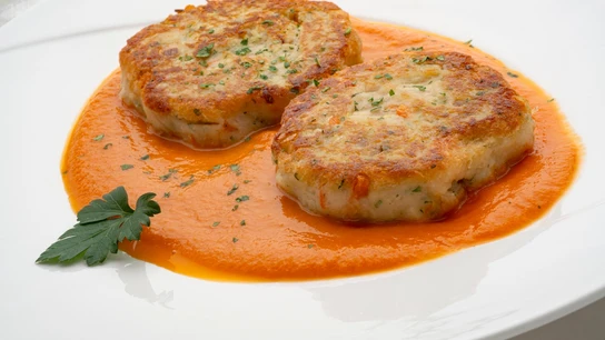 ¡Perfecta para los más pequeños! Receta de hamburguesa de alubia blanca con salsa de tomate, de Joseba Arguiñano ¡Perfecta para los más pequeños! Receta de hamburguesa de alubia blanca con salsa de tomate, de Joseba Arguiñano