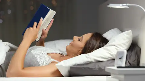 Beneficios de leer antes de dormir Beneficios de leer antes de dormir