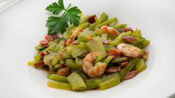 Karlos Arguiñano: "Receta de borraja salteada mar y montaña, al gusto de los mejores paladares"