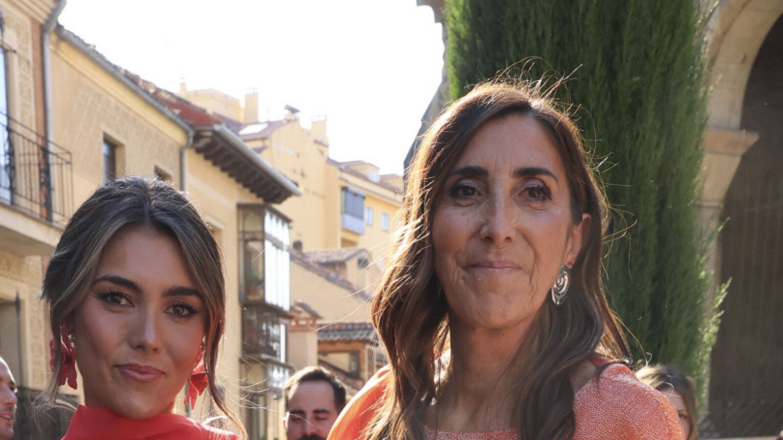 Anna Ferrer y la reacción de su madre, Paz Padilla, al contarle que se casa sacando el anillo del bolso