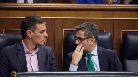 Pedro Sánchez junto a Félix Bolaños en el Congreso de los Diputados Pedro Sánchez junto a Félix Bolaños en el Congreso de los Diputados