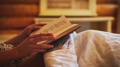 Leer antes de dormir marca la diferencia en tu descanso