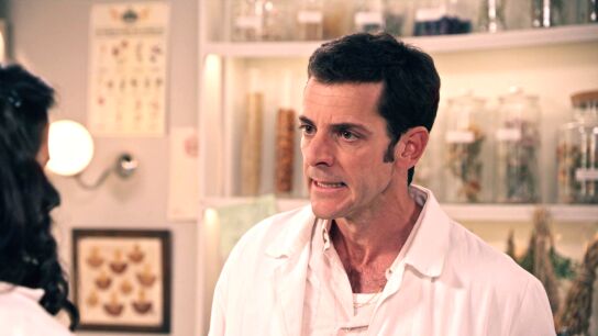 Avance del pr&oacute;ximo cap&iacute;tulo de Sue&ntilde;os de libertad: Luis descubre que Brossard quiere comercializar el perfume que crearon para Cobeaga