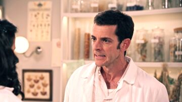 Avance del próximo capítulo de Sueños de libertad: Luis descubre que Brossard quiere comercializar el perfume que crearon para Cobeaga