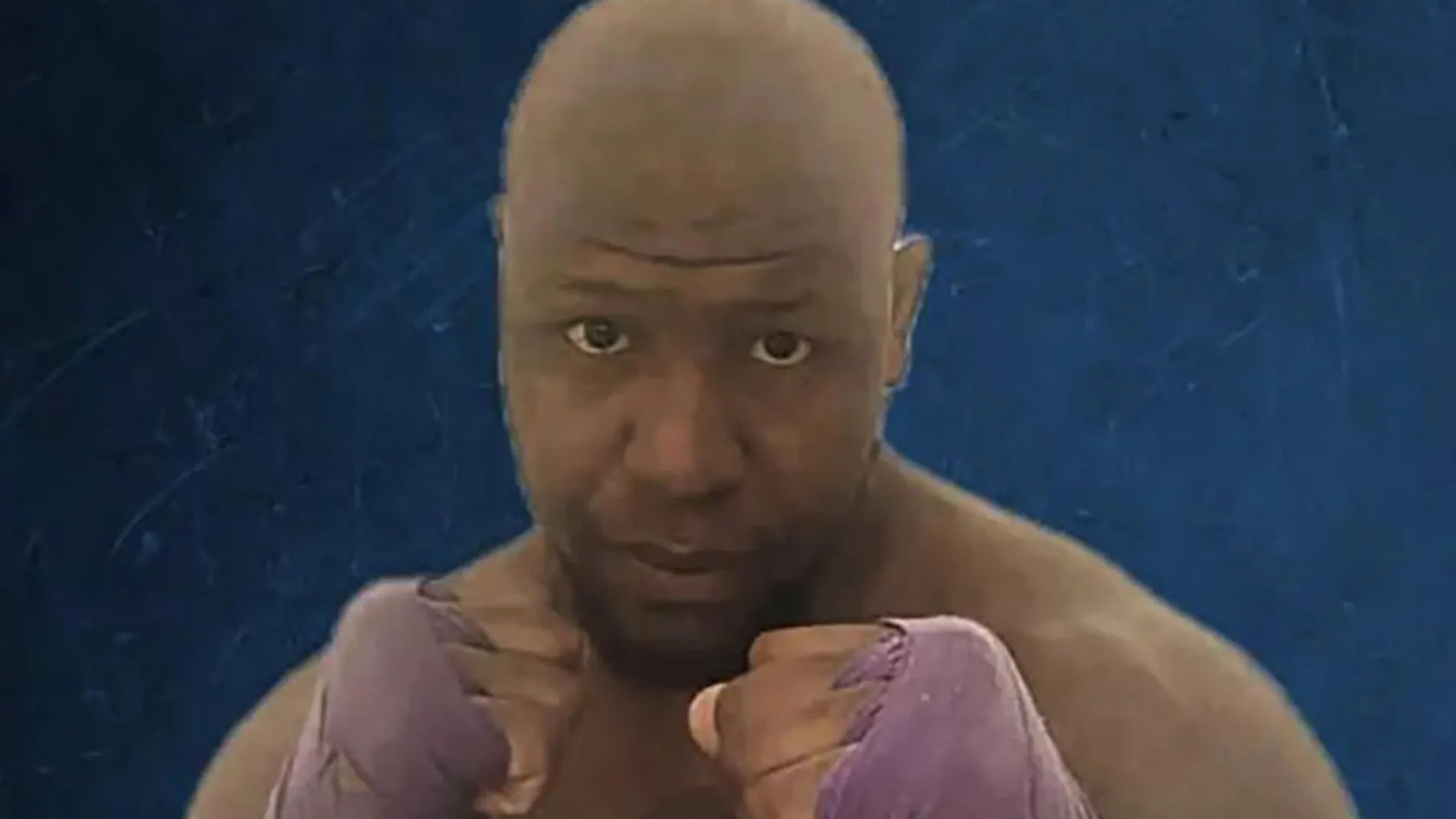 El luchador de MMA Isaac Johnson El luchador de MMA Isaac Johnson