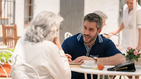 Gabriel va a hablar con la madre de Gabriel a Tenerife Gabriel va a hablar con la madre de Gabriel a Tenerife