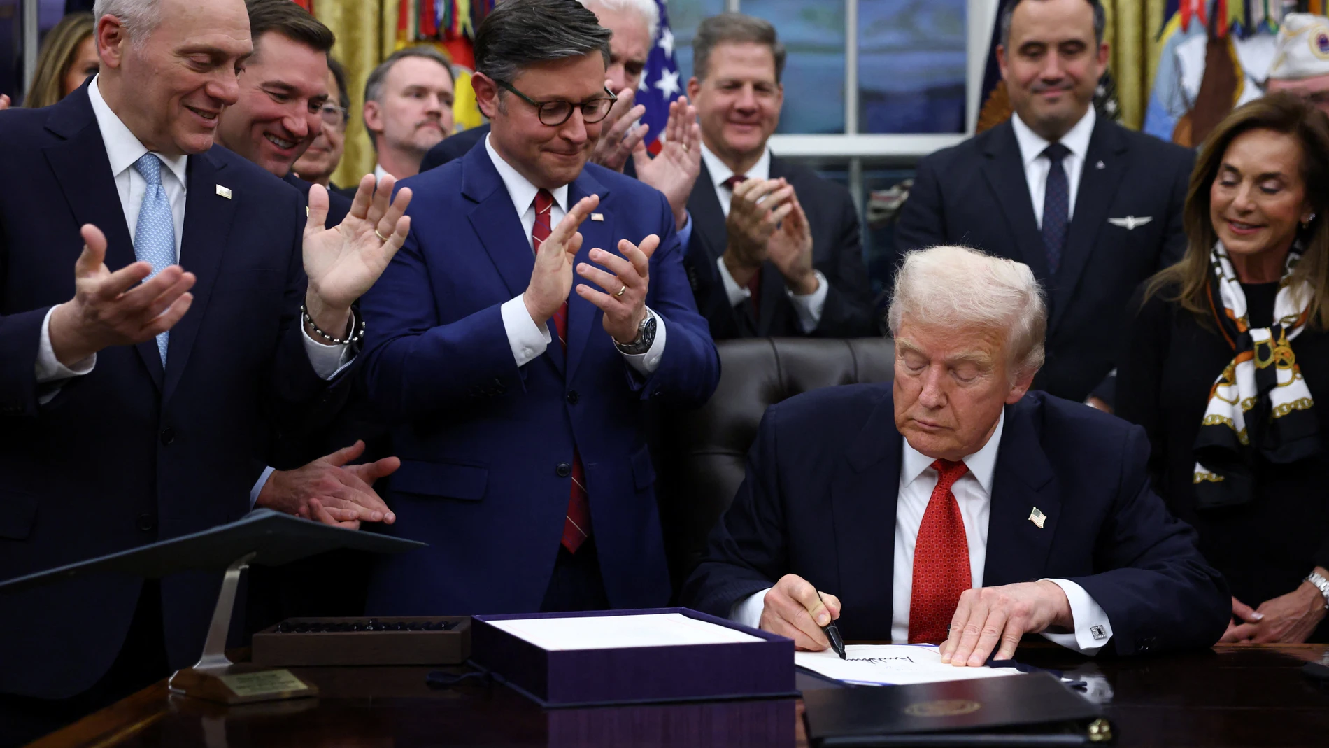 Trump lanza la "Misión Génesis", que busca impulsar descubrimientos científicos con Inteligencia Artificial Trump lanza la "Misión Génesis", que busca impulsar descubrimientos científicos con Inteligencia Artificial