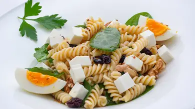 Receta fácil y barata de ensalada de pasta con espinacas, de Karlos Arguiñano Receta fácil y barata de ensalada de pasta con espinacas, de Karlos Arguiñano