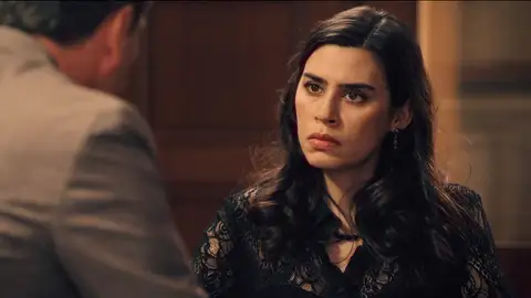 “Mi objetivo es quitarle la fábrica a la familia” le dice Gabriel a María “Mi objetivo es quitarle la fábrica a la familia” le dice Gabriel a María