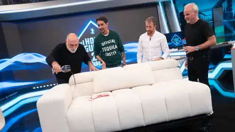 ¡Adiós a las manchas! Marron sorprende a José Andrés con este revolucionario producto hidrofóbico ¡Adiós a las manchas! Marron sorprende a José Andrés con este revolucionario producto hidrofóbico