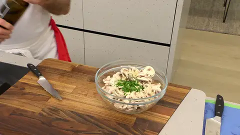 Agrega también 1 cucharadita de perejil picado Agrega también 1 cucharadita de perejil picado