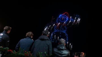 ¡Menudo espectáculo! El Hormiguero 'inaugura' la Navidad junto a David Bisbal ¡Menudo espectáculo! El Hormiguero 'inaugura' la Navidad junto a David Bisbal