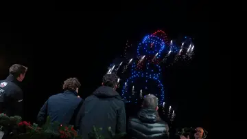 ¡Menudo espectáculo! El Hormiguero 'inaugura' la Navidad junto a David Bisbal ¡Menudo espectáculo! El Hormiguero 'inaugura' la Navidad junto a David Bisbal