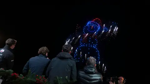 ¡Menudo espectáculo! El Hormiguero 'inaugura' la Navidad junto a David Bisbal ¡Menudo espectáculo! El Hormiguero 'inaugura' la Navidad junto a David Bisbal