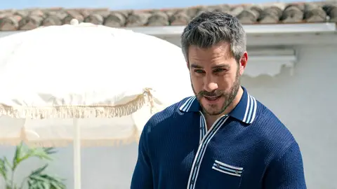 Capítulo 445 de Sueños de libertad: 26 de noviembre: Andrés empieza a descubrir la motivación que le llevó a su primo a querer vengarse de los De la Reina Capítulo 445 de Sueños de libertad: 26 de noviembre: Andrés empieza a descubrir la motivación que le llevó a su primo a querer vengarse de los De la Reina