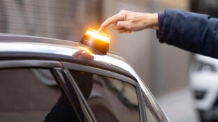 Los &uacute;nicos coches que no estar&aacute;n obligados a usar la baliza V16