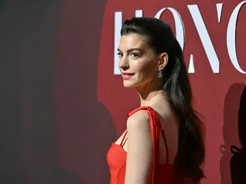 La actriz Anne Hathaway en un acto en octubre de 2025, a los 43 años. La actriz Anne Hathaway en un acto en octubre de 2025, a los 43 años.