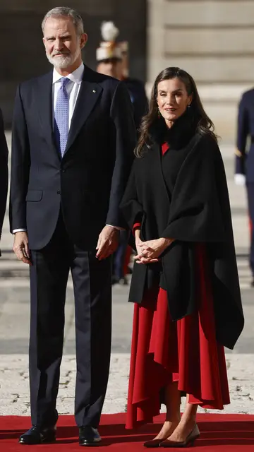 La capa de la reina Letizia La capa de la reina Letizia