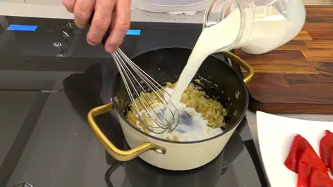 Vierte la leche poco a poco Vierte la leche poco a poco