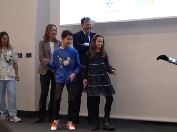 SAAKI, el robot humanoide que acompaña a los niños en un hospital de Vitoria