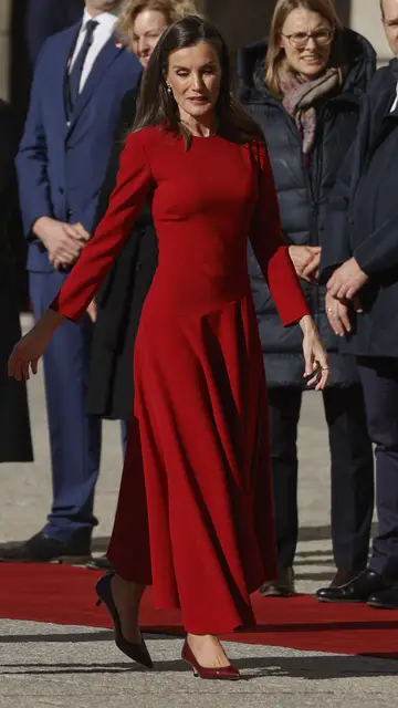 El vestido rojo de la reina Letizia El vestido rojo de la reina Letizia