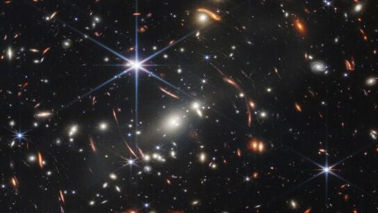 Científicos dicen haber visto materia oscura por primera vez