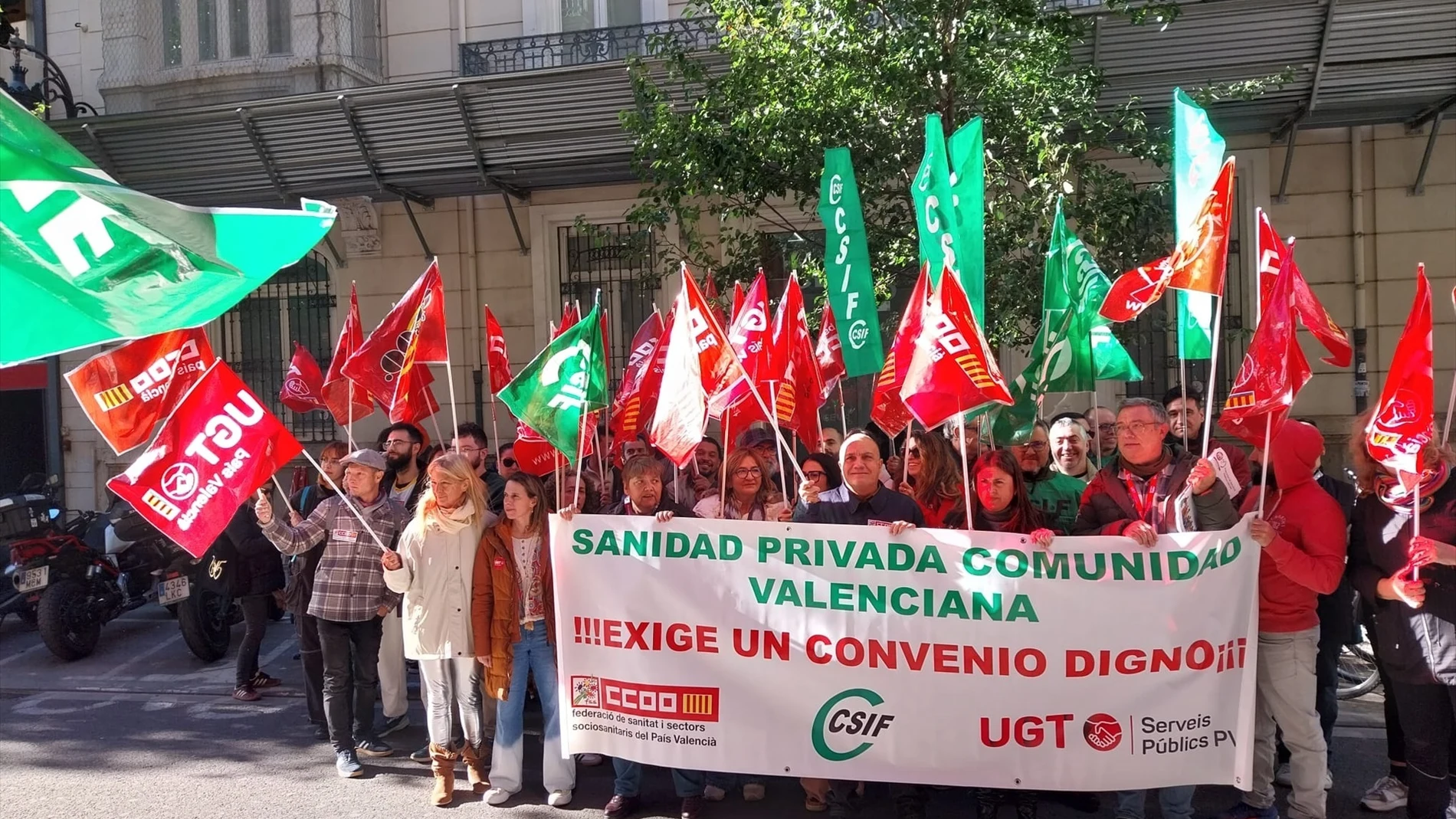 Manifestación de sindicatos exigiendo mejoras laborales Manifestación de sindicatos exigiendo mejoras laborales