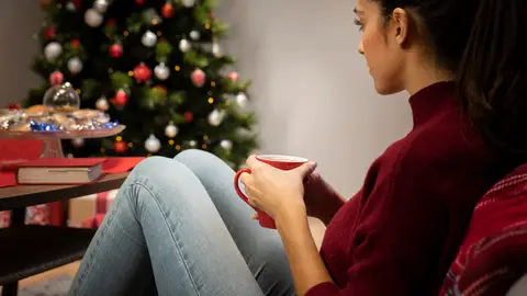 Mujer sola en Navidad Mujer sola en Navidad