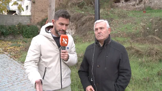 Vecino del joven fallecido al intentar entrar en casa por la chimenea: "No sabemos por qué no tocó la puerta, estaba el padre dentro" Vecino del joven fallecido al intentar entrar en casa por la chimenea: "No sabemos por qué no tocó la puerta, estaba el padre dentro"