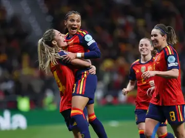 Vicky López celebra su golazo a Alemania en la final de la Nations Vicky López celebra su golazo a Alemania en la final de la Nations