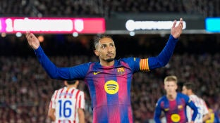 Raphinha celebra su gol al Atl&eacute;tico en el Camp Nou