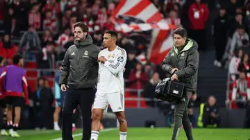 Trent Alexander-Arnold, en el momento de marcharse lesionado en San Mamés Trent Alexander-Arnold, en el momento de marcharse lesionado en San Mamés