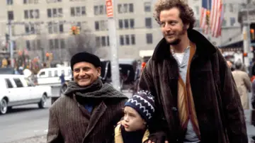 Macaulay Culkin, Joe Pesci y Daniel Stern en Solo en Casa 2 Macaulay Culkin, Joe Pesci y Daniel Stern en Solo en Casa 2